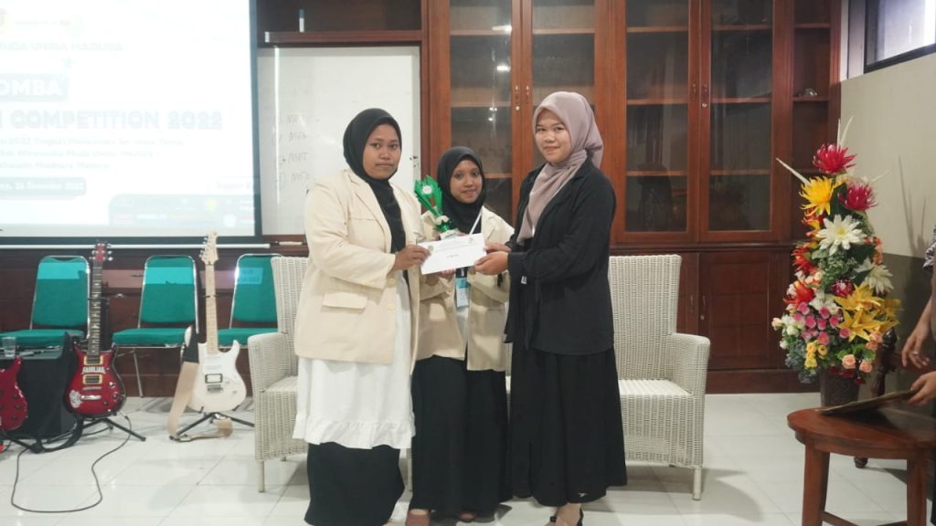 Mahasiswi IST Annuqayah Raih Juara III Lomba Businnes Plan Bertema Jajanan Khas Madura