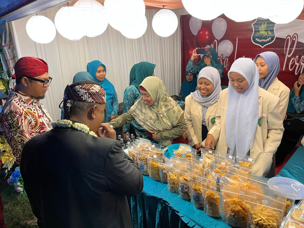 Produk KKN-02 IST Annuqayah Curcuma Herbal Pincut Kepala Disbudporapar Sumenep