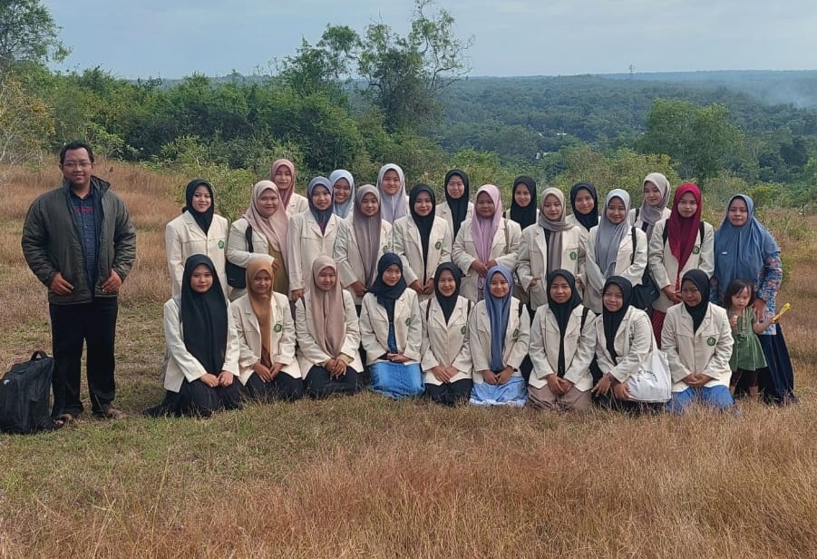 Mahasiswa Biologi Adakan Praktikum Ekologi Tumbuhan di Hutan Kota Sumenep