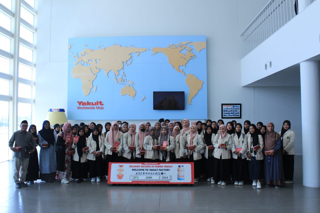 Mahasiswa Fakultas MIPA Universitas Annuqayah Laksanakan Kunjungan Industri Ke PT. Yakult Indonesia Persada