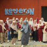 Memperdalam Materi Biomonitoring, Mahasiswi Biologi Semester V Kunjungi Pantai Kenjeran lama dan Pantai Rindu.