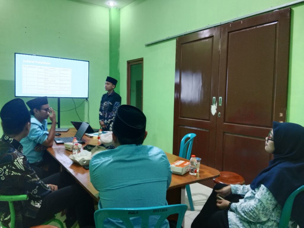 Laboran Fakultas MIPA Universitas Annuqayah Paparkan Hasil Studi Belajar di UPA Laboratorium Terpadu Universitas Trunojoyo Madura