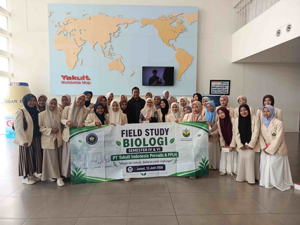 Mahasiswi Biologi Semester VI dan IV Universitas Annuqayah Perdalam Mikrobiologi Terapan melalui Kunjungan Edukasi ke PT Yakult Mojokerto